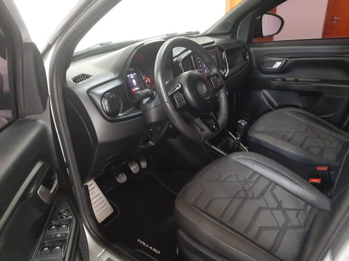 FIAT - STRADA - 2022/2022 - Prata - R$ 105.900,00