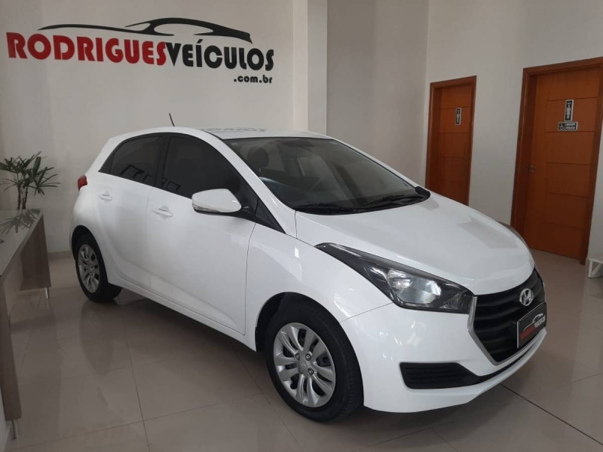 HYUNDAI - HB20 - 2017/2018 - Branca - R$ 64.900,00