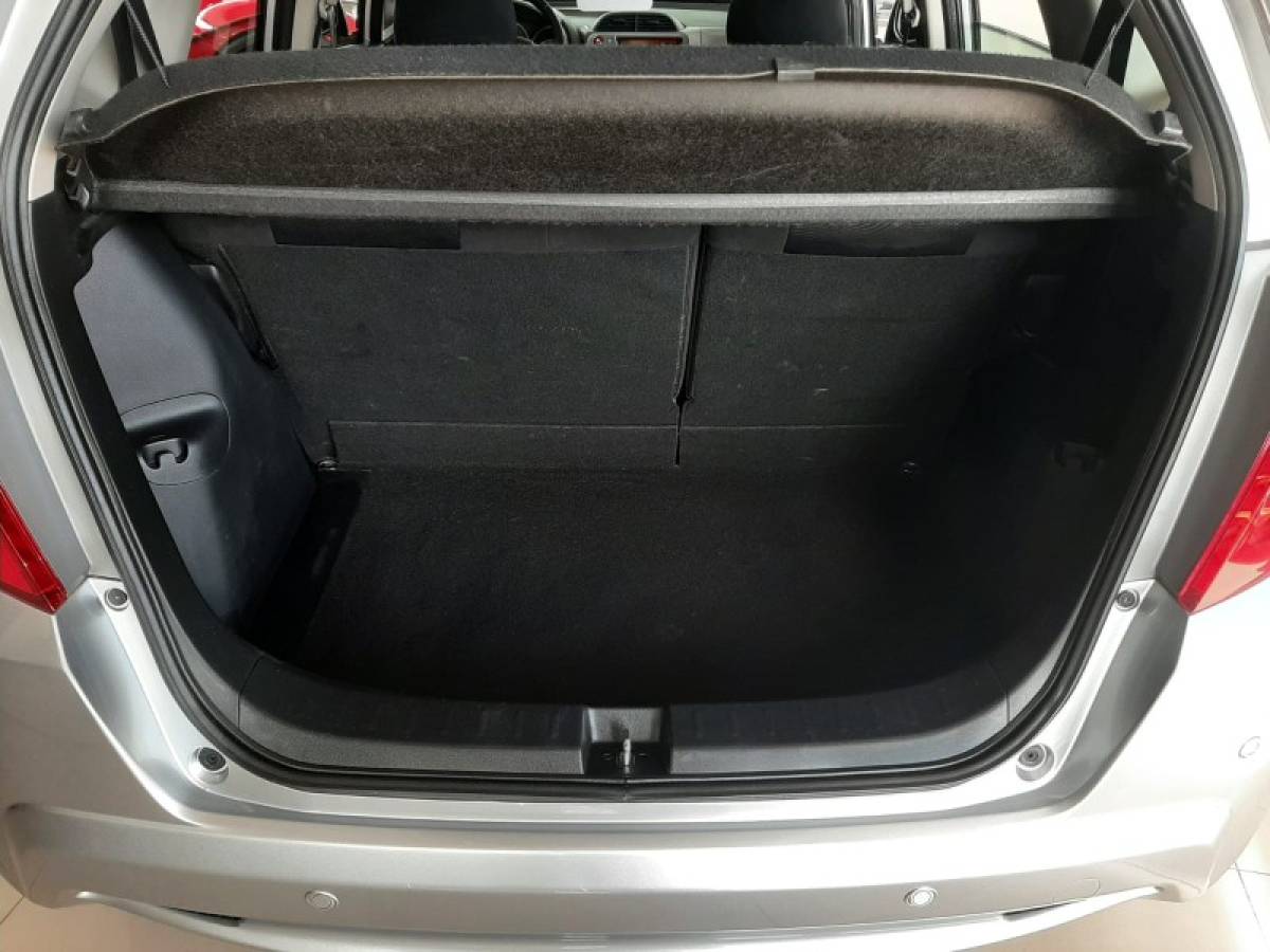 HONDA - FIT - 2013/2014 - Prata - R$ 58.900,00
