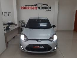 FORD - FIESTA - 2013/2014 - Prata - R$ 33.900,00