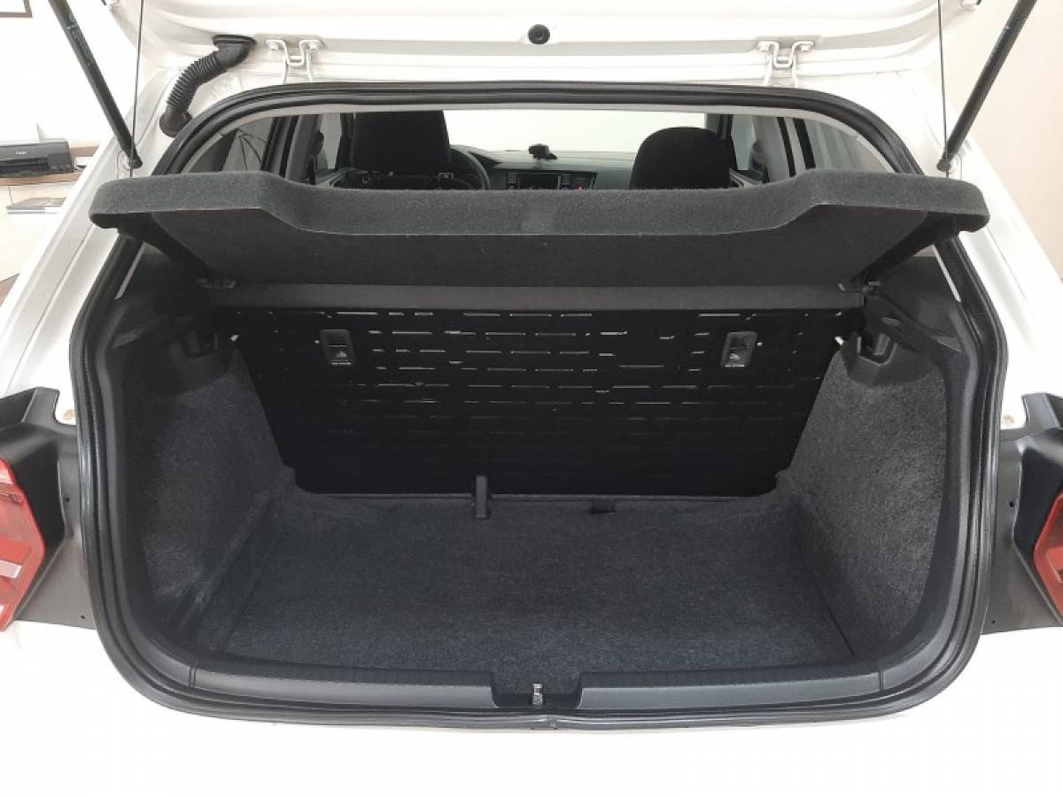 VOLKSWAGEN - POLO - 2019/2019 - Branca - R$ 67.900,00