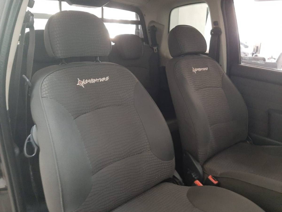 FIAT - STRADA - 2011/2012 - Preta - R$ 53.800,00