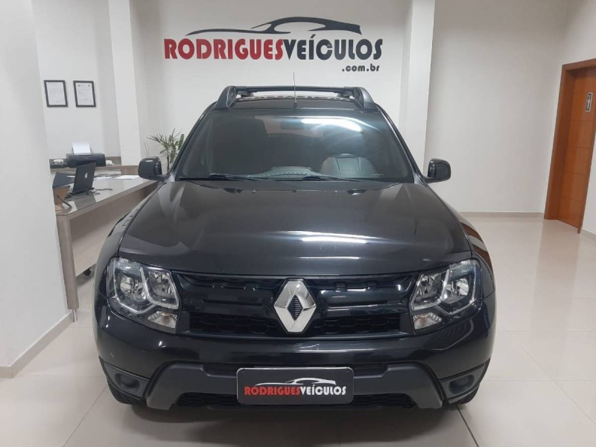 RENAULT - DUSTER - 2015/2016 - Preta - R$ 58.900,00