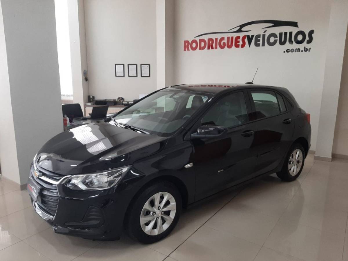 CHEVROLET - ONIX - 2023/2023 - Preta - R$ 75.900,00