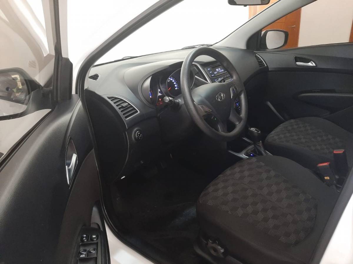 HYUNDAI - HB20 - 2017/2018 - Branca - R$ 64.900,00