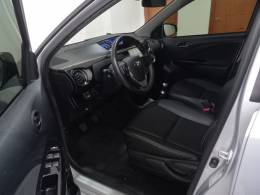 TOYOTA - ETIOS CROSS - 2015/2016 - Prata - R$ 54.900,00