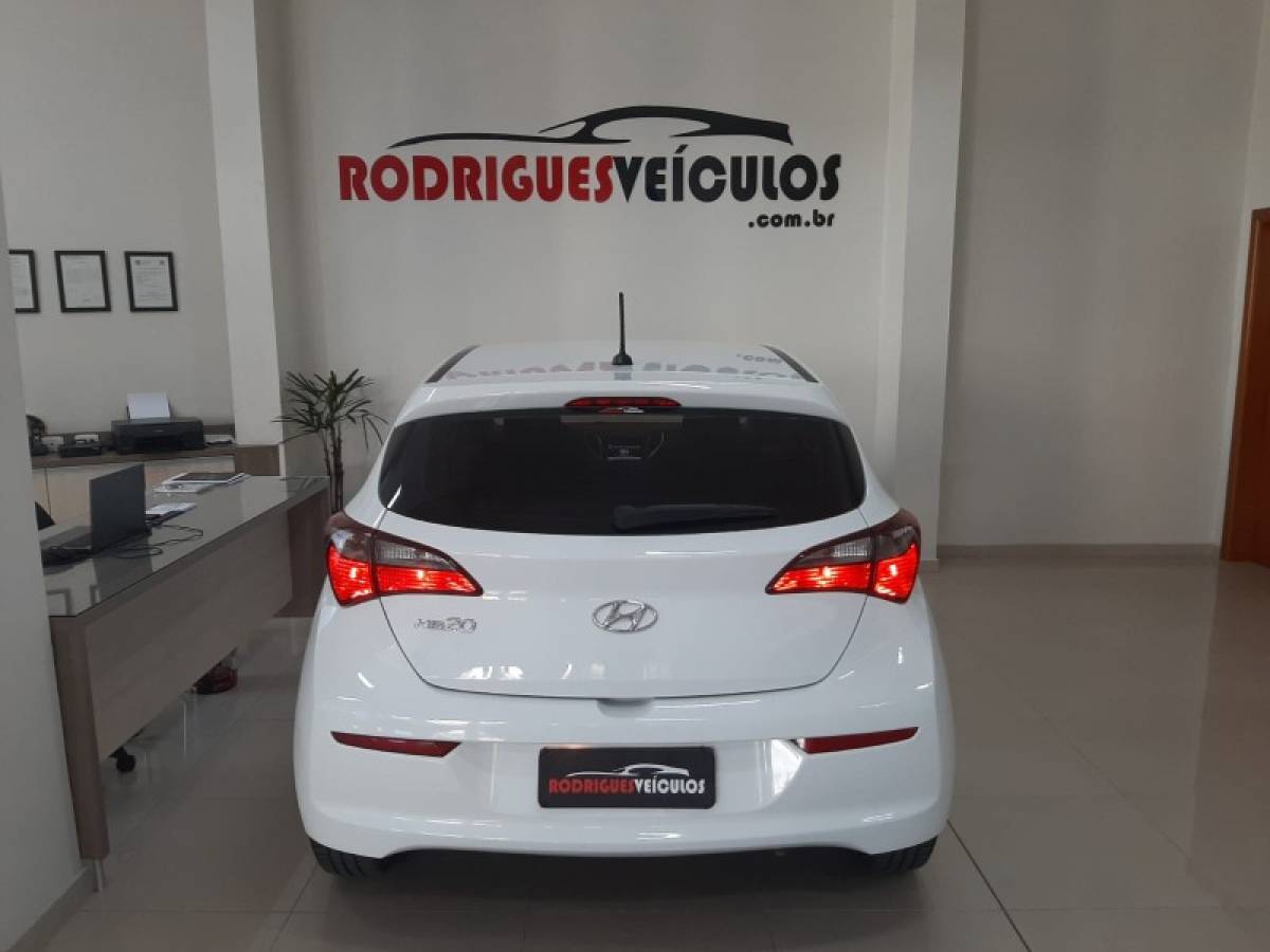 HYUNDAI - HB20 - 2018/2019 - Branca - R$ 56.900,00