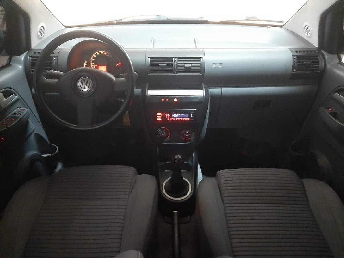 VOLKSWAGEN - SPACEFOX - 2007/2008 - Vermelha - R$ 29.900,00