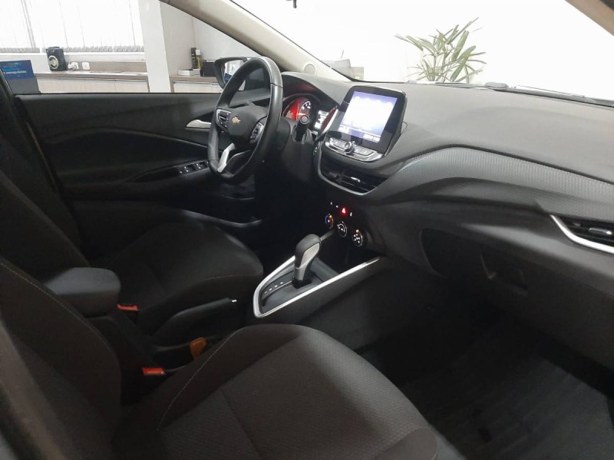 CHEVROLET - ONIX - 2023/2024 - Prata - R$ 92.900,00