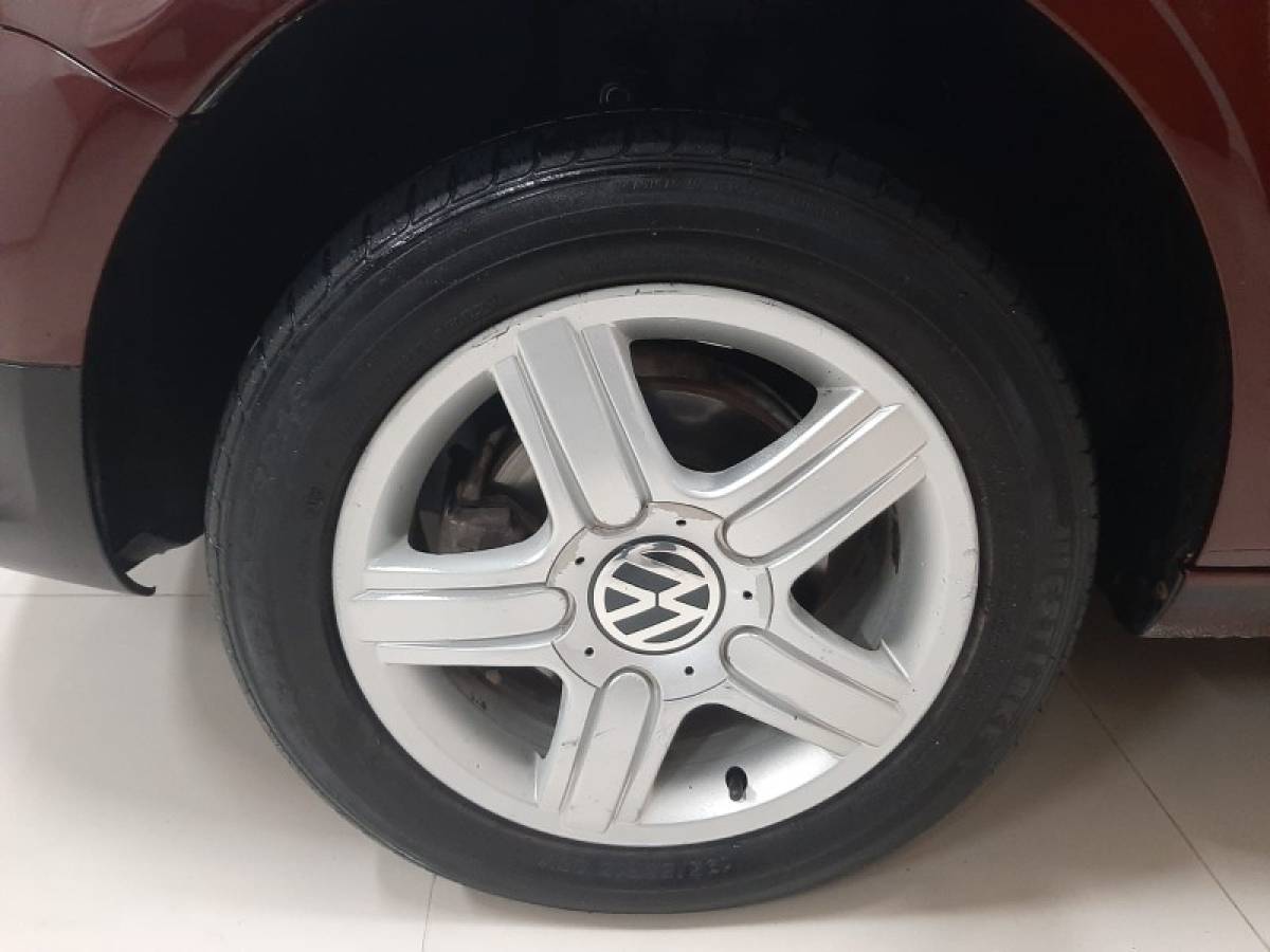 VOLKSWAGEN - SPACEFOX - 2007/2008 - Vermelha - R$ 29.900,00