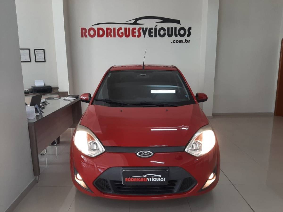 FORD - FIESTA - 2012/2012 - Vermelha - R$ 32.900,00