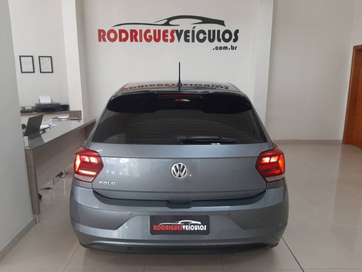 VOLKSWAGEN - POLO - 2019/2020 - Cinza - R$ 59.900,00