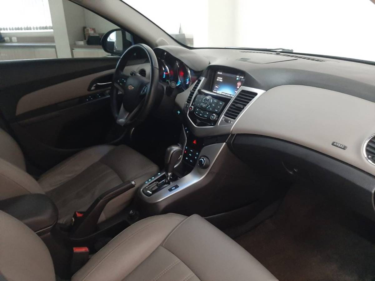 CHEVROLET - CRUZE - 2012/2012 - Branca - R$ 58.900,00
