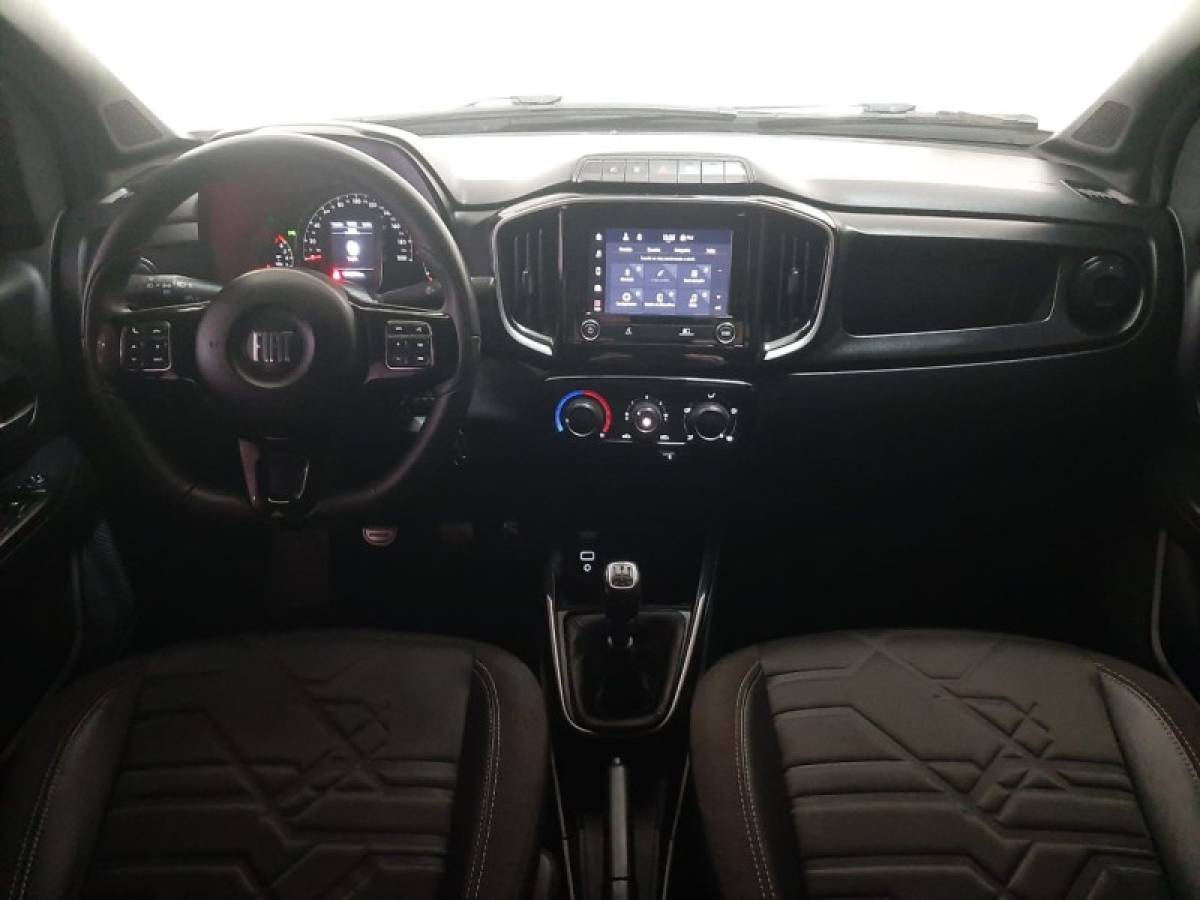 FIAT - STRADA - 2022/2022 - Prata - R$ 105.900,00