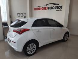 HYUNDAI - HB20 - 2017/2018 - Branca - R$ 64.900,00