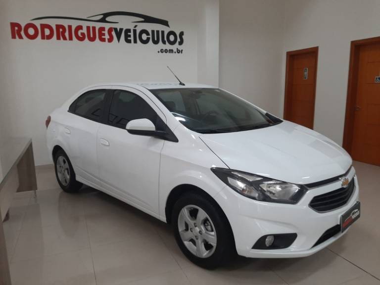 CHEVROLET - PRISMA - 2018/2019 - Branca - R$ 63.900,00