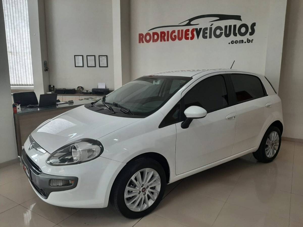 FIAT - PUNTO - 2015/2016 - Branca - R$ 47.900,00
