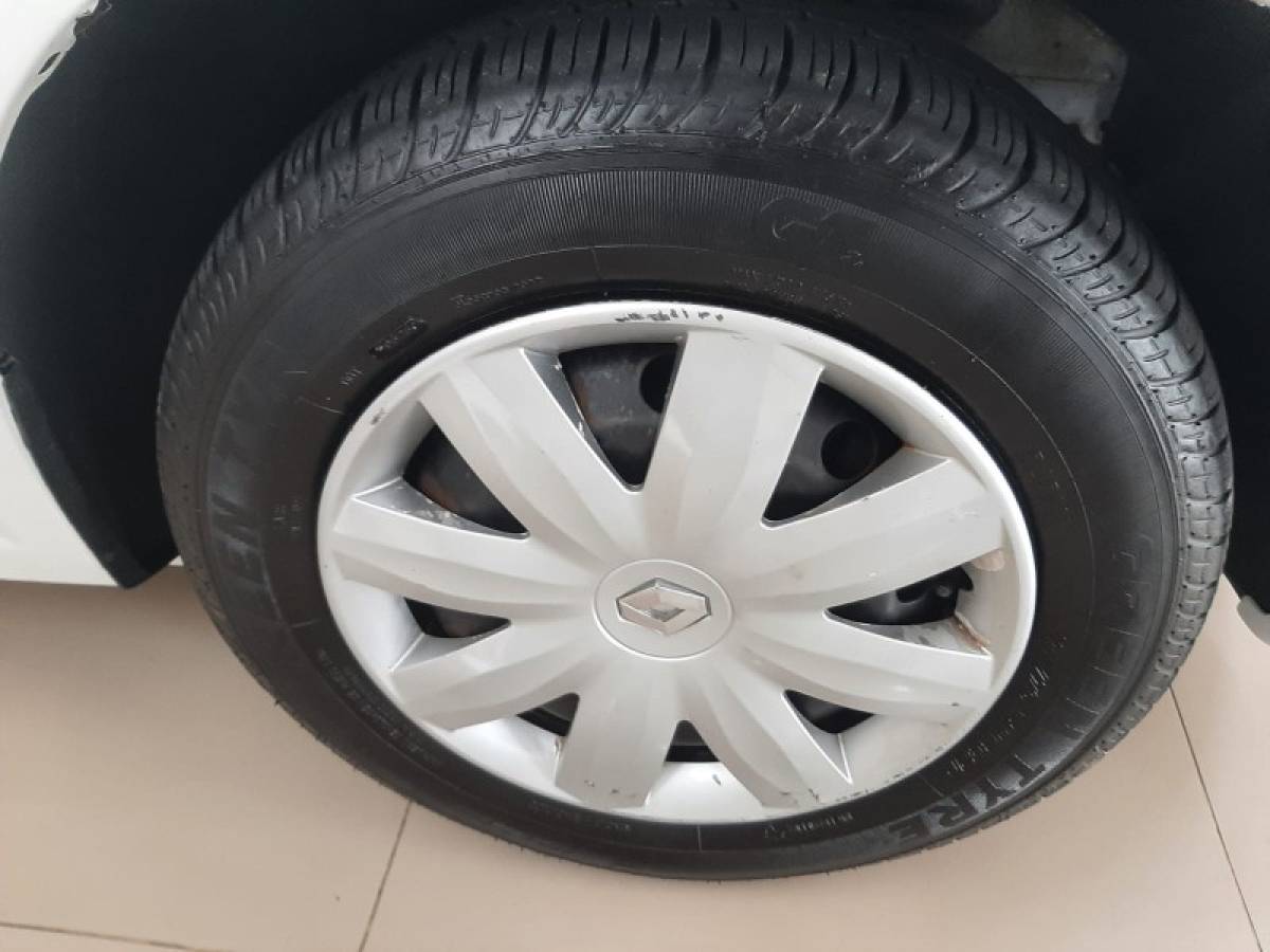 RENAULT - LOGAN - 2013/2013 - Branca - R$ 25.400,00