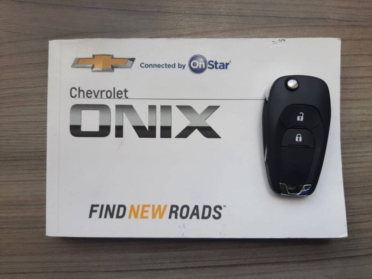 CHEVROLET - ONIX - 2021/2022 - Vermelha - R$ 77.900,00