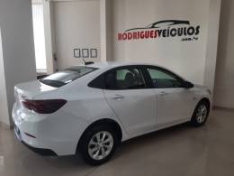 CHEVROLET - ONIX - 2022/2023 - Branca - R$ 88.900,00