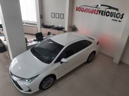 TOYOTA - COROLLA - 2020/2021 - Branca - R$ 134.900,00