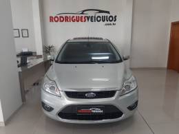 FORD - FOCUS - 2010/2011 - Prata - R$ 44.900,00