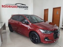 CHEVROLET - ONIX - 2021/2022 - Vermelha - R$ 77.900,00