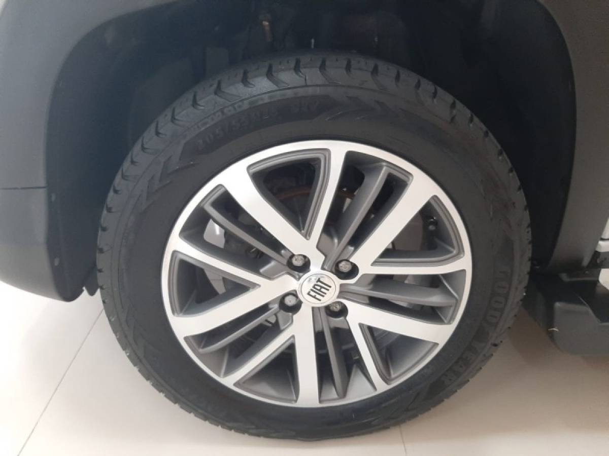 FIAT - STRADA - 2022/2022 - Prata - R$ 105.900,00