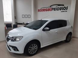 RENAULT - SANDERO - 2020/2021 - Branca - R$ 62.900,00