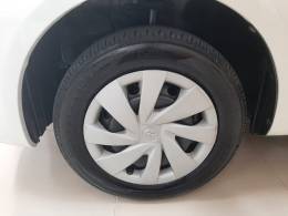 TOYOTA - ETIOS - 2016/2017 - Branca - R$ 59.900,00