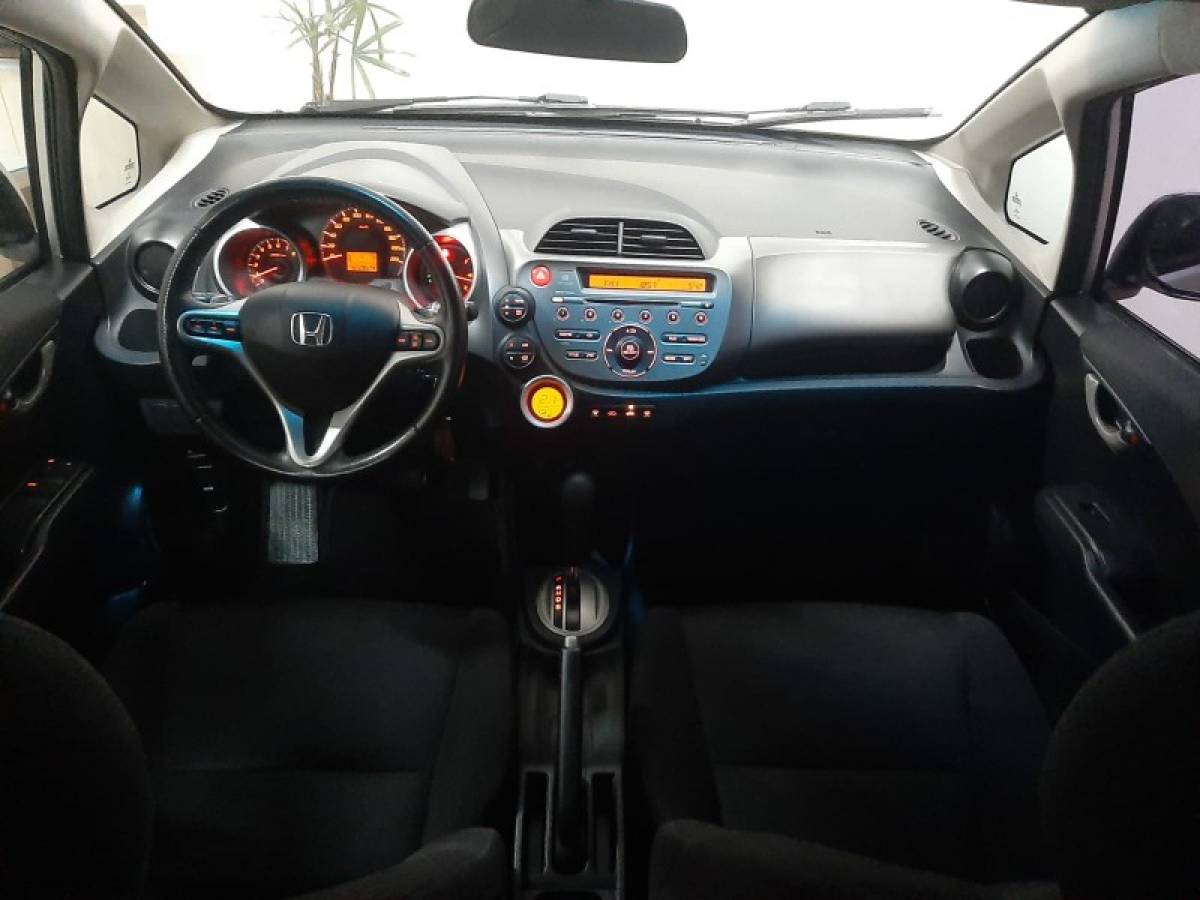 HONDA - FIT - 2013/2014 - Prata - R$ 58.900,00