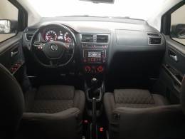 VOLKSWAGEN - SPACE CROSS - 2015/2015 - Prata - R$ 64.900,00