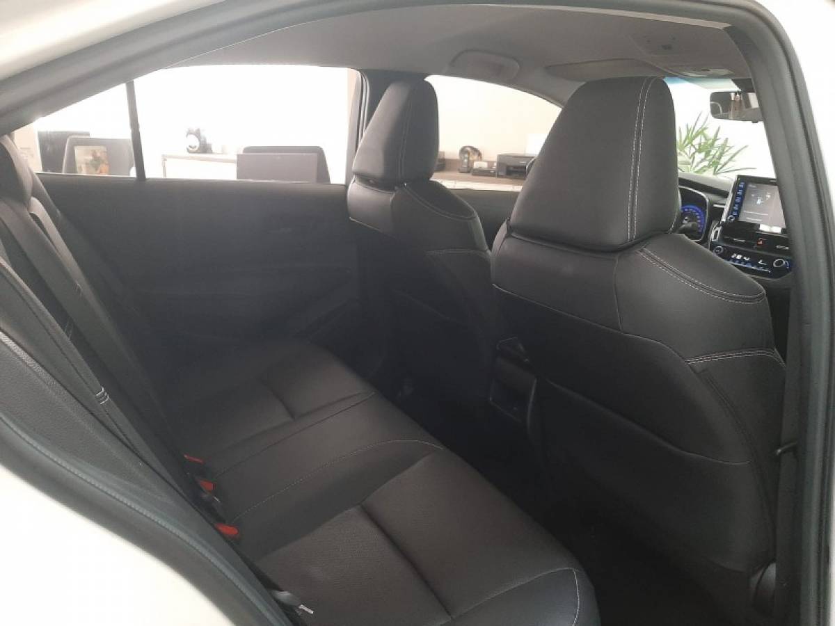 TOYOTA - COROLLA - 2020/2021 - Branca - R$ 134.900,00