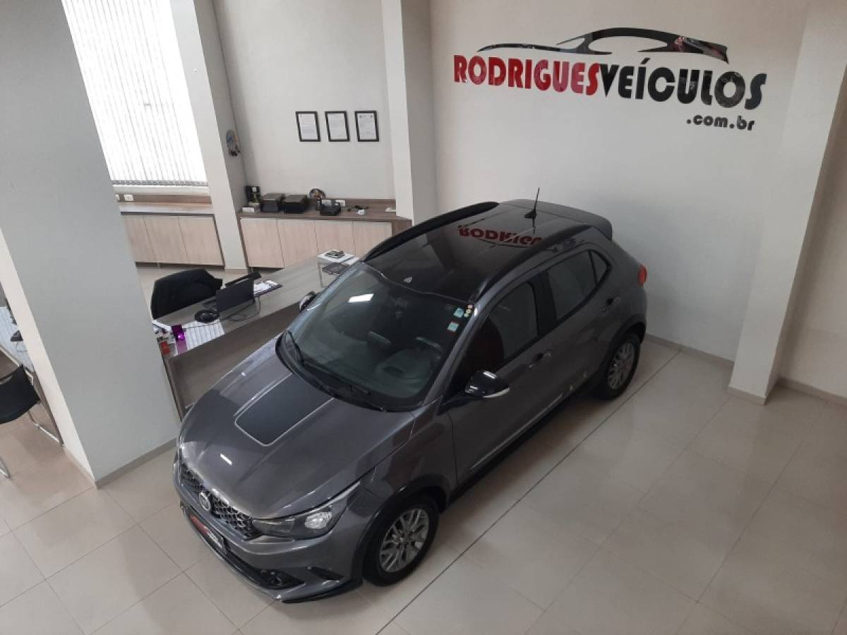 FIAT - ARGO - 2019/2020 - Cinza - R$ 71.900,00