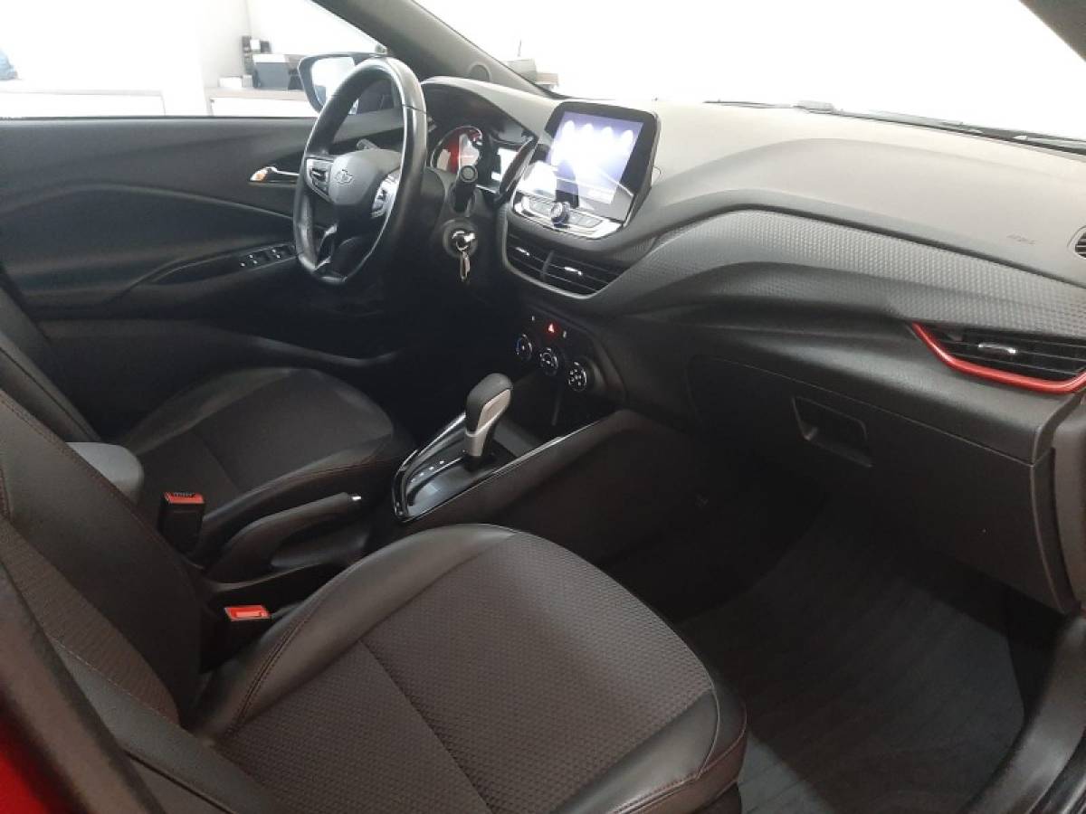 CHEVROLET - ONIX - 2021/2022 - Vermelha - R$ 77.900,00