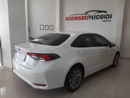 TOYOTA - COROLLA - 2020/2021 - Branca - R$ 134.900,00