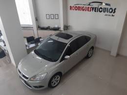 FORD - FOCUS - 2010/2011 - Prata - R$ 44.900,00