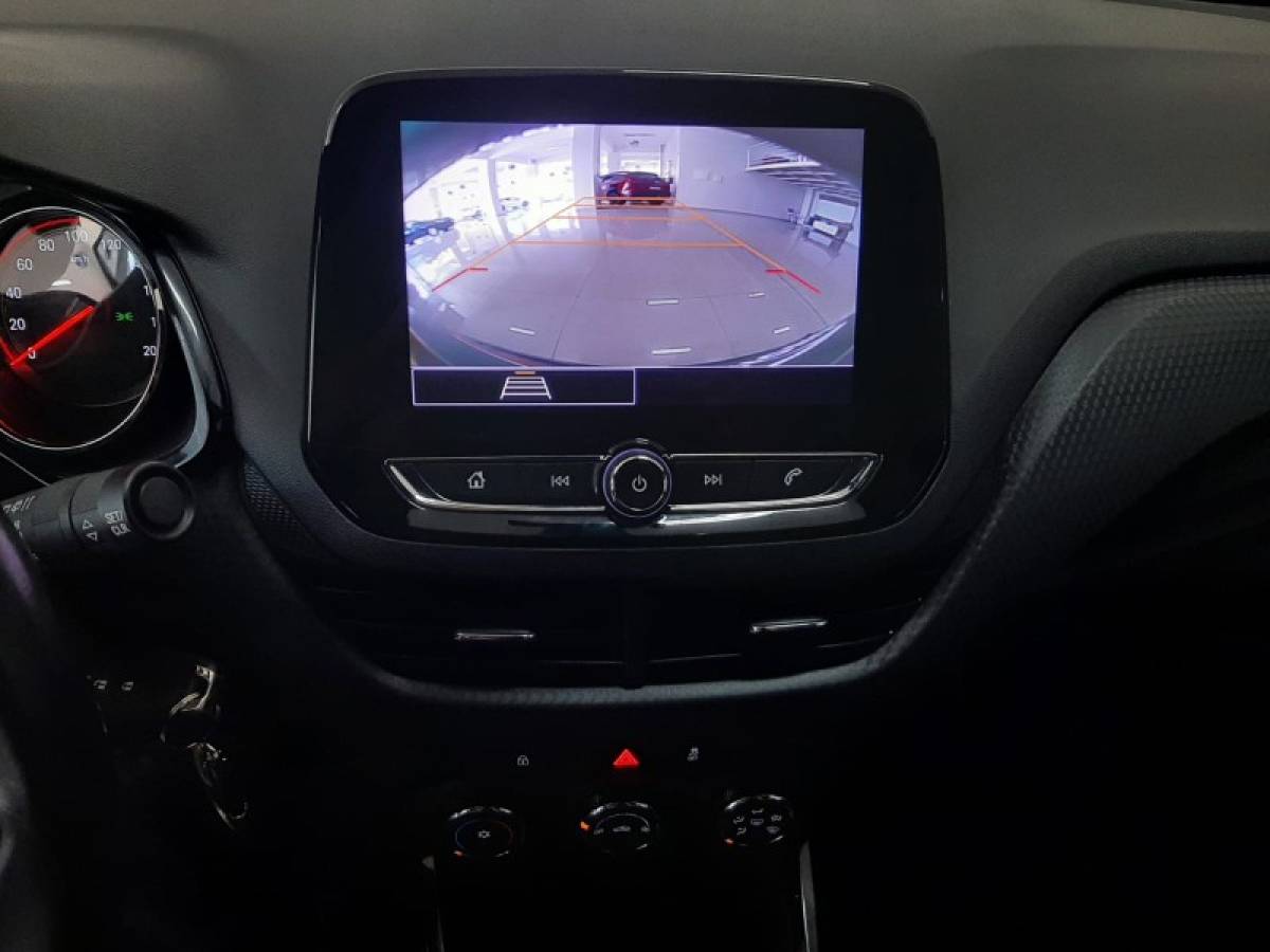 CHEVROLET - ONIX - 2021/2022 - Vermelha - R$ 77.900,00