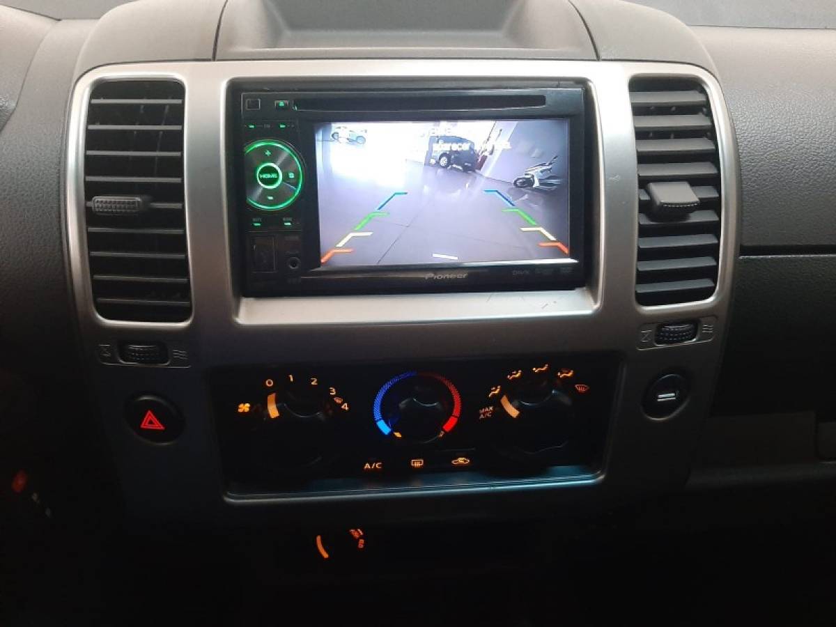 NISSAN - FRONTIER - 2012/2013 - Preta - R$ 104.900,00