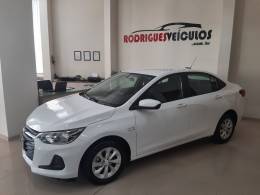 CHEVROLET - ONIX - 2022/2023 - Branca - R$ 88.900,00