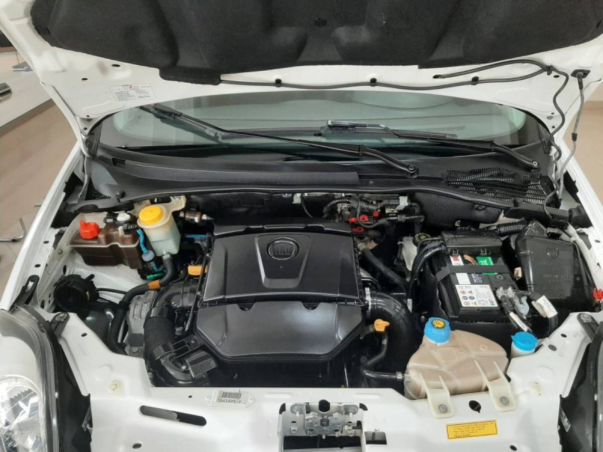 FIAT - PUNTO - 2015/2016 - Branca - R$ 47.900,00