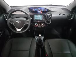 TOYOTA - ETIOS CROSS - 2015/2016 - Prata - R$ 54.900,00