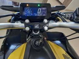HONDA - CB 300F TWISTER - 2024/2024 - Dourada - R$ 25.900,00