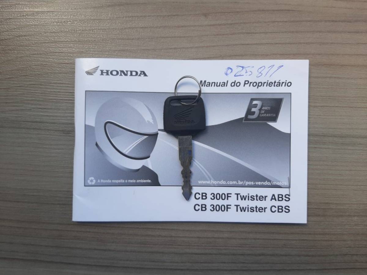 HONDA - CB 300F TWISTER - 2024/2024 - Dourada - R$ 25.900,00