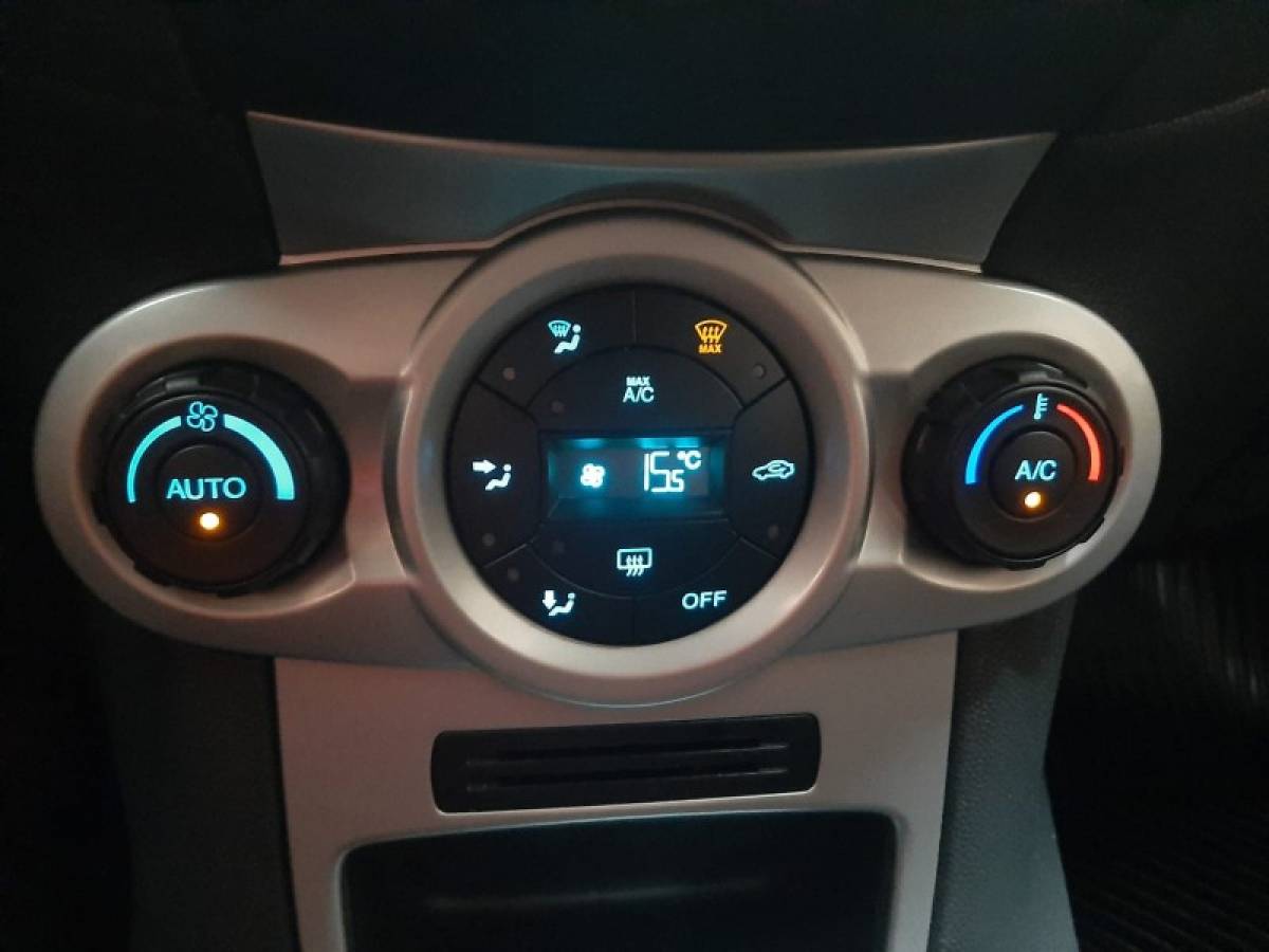 FORD - FIESTA - 2017/2017 - Prata - R$ 54.900,00
