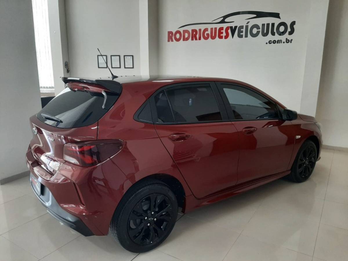 CHEVROLET - ONIX - 2021/2022 - Vermelha - R$ 77.900,00