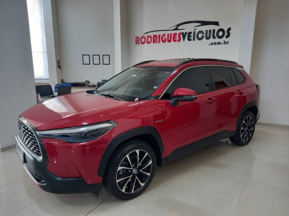 TOYOTA - COROLLA - 2023/2024 - Vermelha - R$ 175.000,00