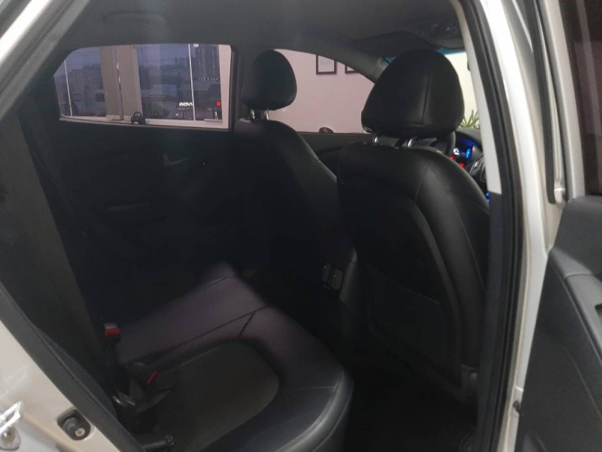 HYUNDAI - IX35 - 2019/2020 - Prata - R$ 95.900,00