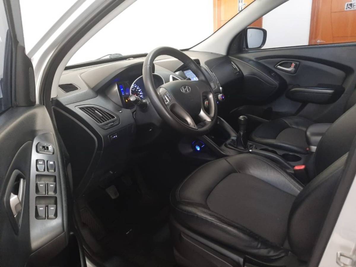HYUNDAI - IX35 - 2010/2011 - Prata - R$ 59.900,00