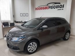 CHEVROLET - ONIX - 2014/2015 - Cinza - R$ 49.900,00